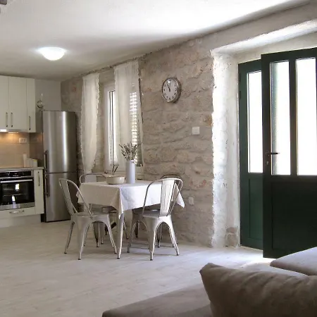 Kuca Za Odmor Maruska Hébergement de vacances *